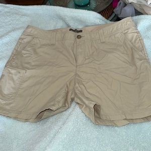 KAKI SHORTS